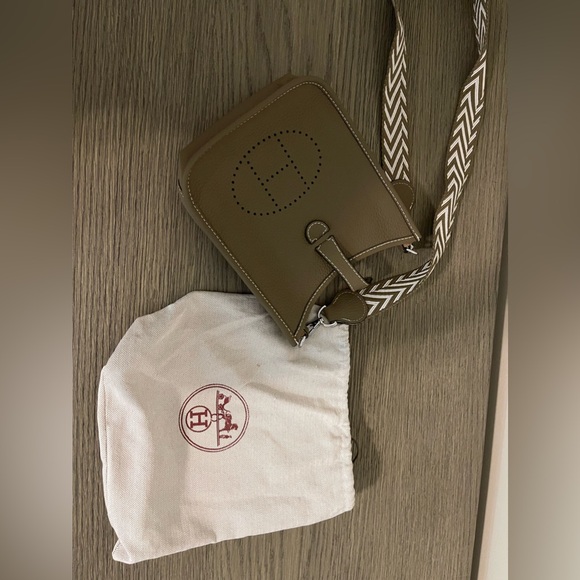 H Bag - Picture 3 of 4